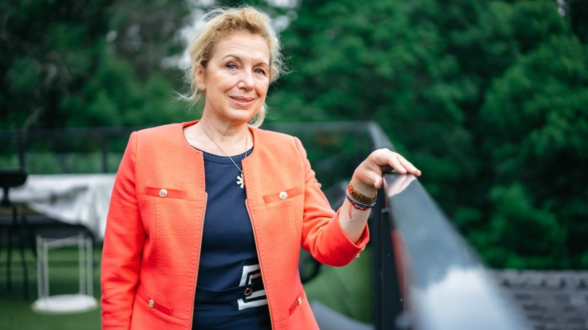 Dimi Komanduçi për projektin e saj “Karizma e bullgarit”