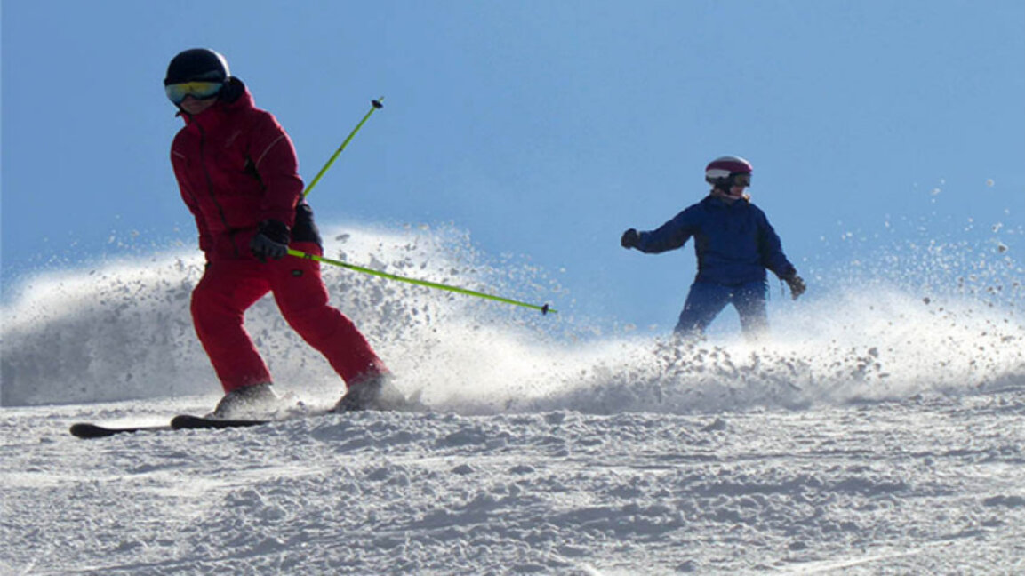 Las pistas de esquí en Borovets, Bansko y Pamporovo están cubiertas de nieve antes de la nueva temporada