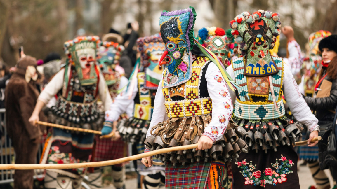 Grupos de Europa, Asia y África participan en Kukerlandia 2026 