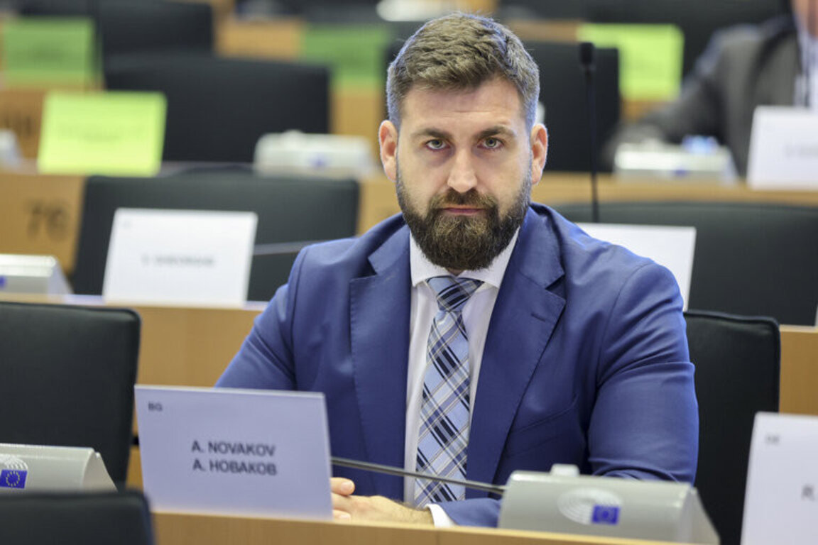 Андрей Новаков