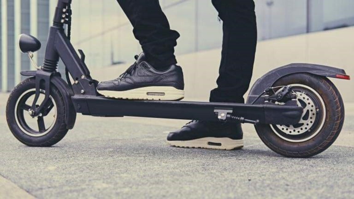 Експерти: Мощни електрически тротинетки да се карат само след регистрация в КАТ и с документи на водача