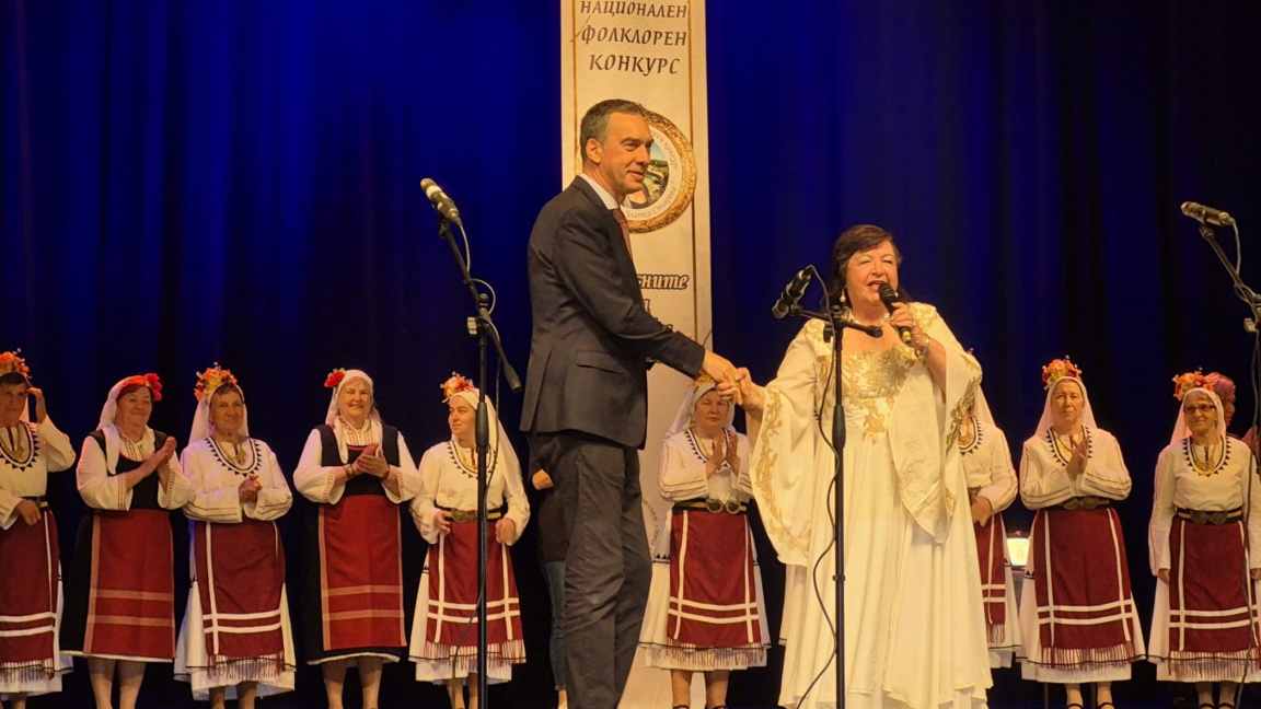 В Бургас бе открит IV Национален конкурс „С песните на  Златка Ставрева“