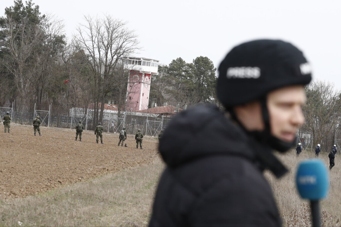 Ефективни присъди за мигранти, нападнали полицаи в Гърция