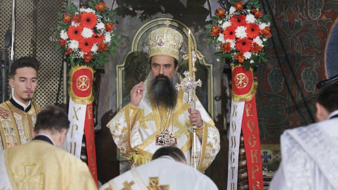 Пасхальная вечерня в столичном храме св. Недели