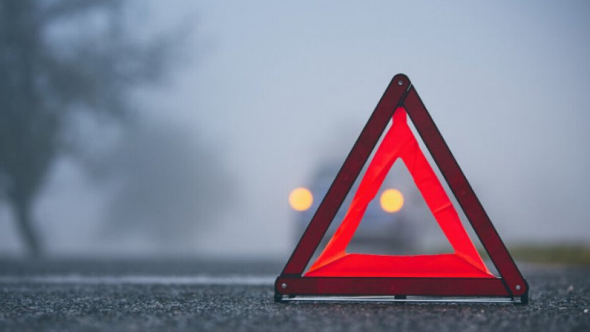 Автомобил в канавката