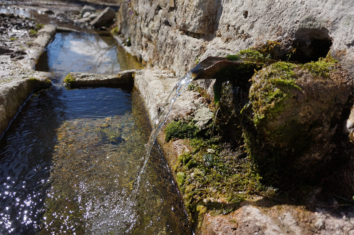 Sobre las fuentes de los montes Ródope y la sabiduría del agua