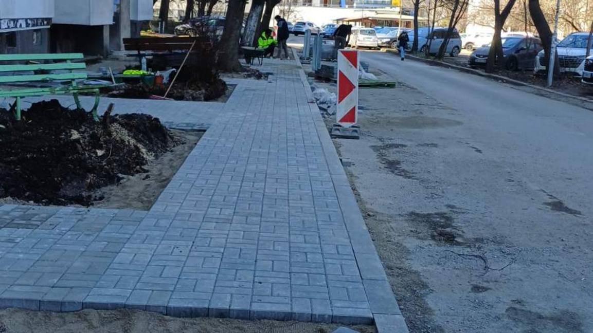 Стартираха планираните ремонти на тротоари в "Младост"