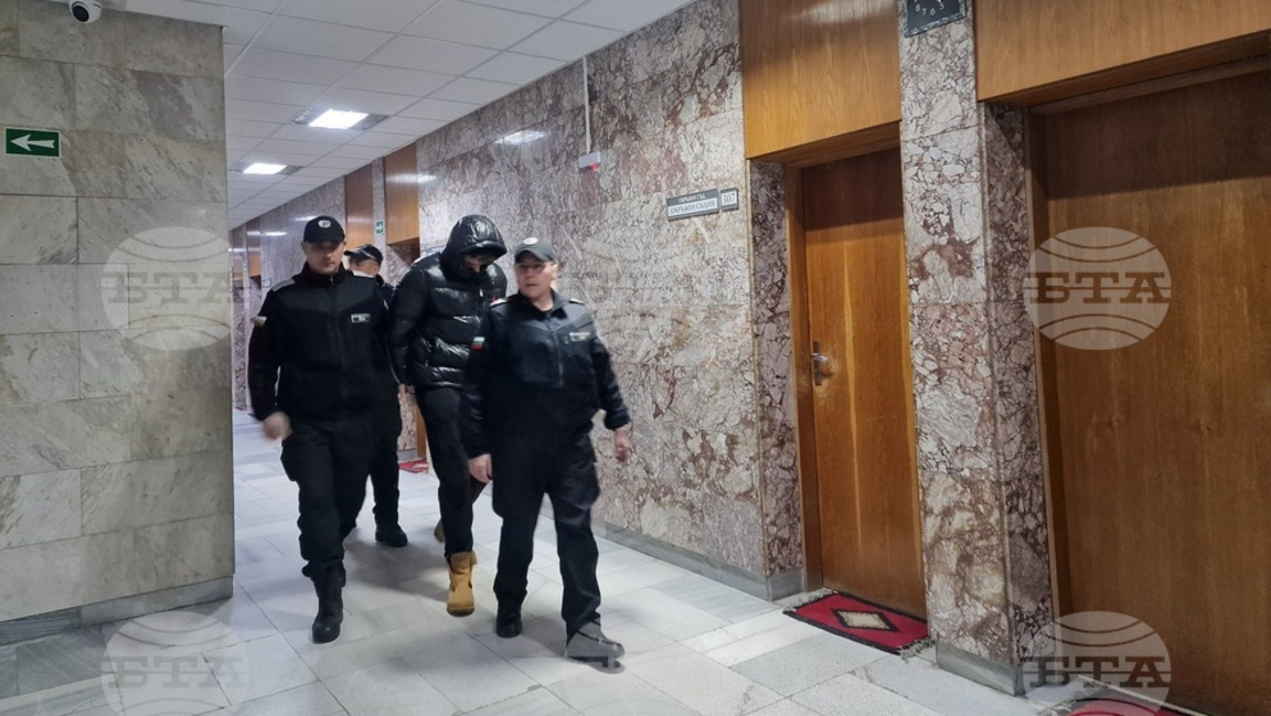 Съдът освободи под гаранция 19-годишния Божидар Бобоков