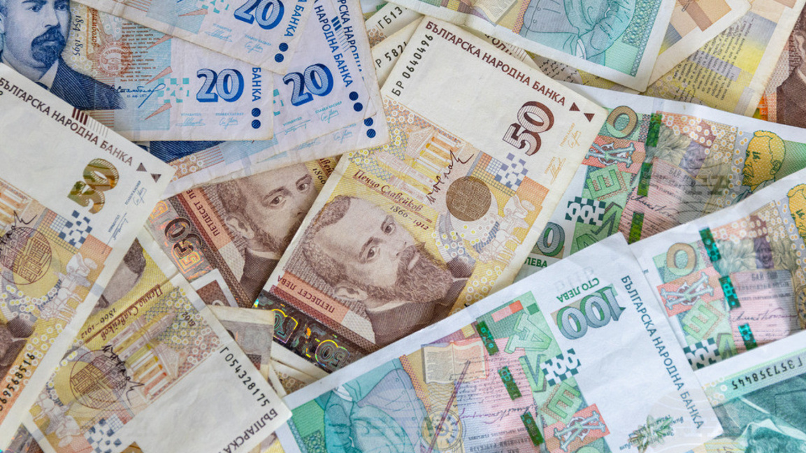 Голяма сума пари изгоря при пожар в банков клон в Горна Оряховица