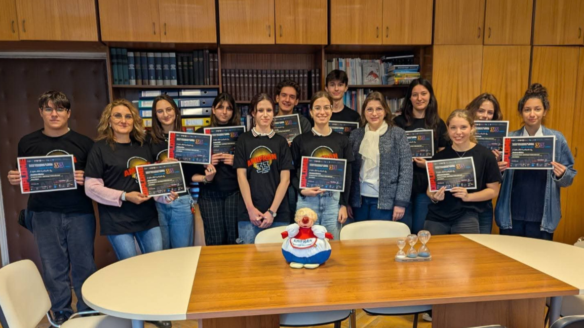 Театрали от IV ЕГ - Варна ще представят страната ни на фестивал във Франция