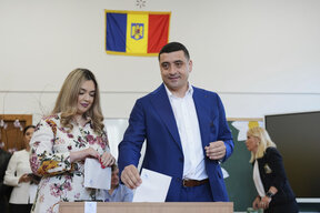 Партията на Симион няма да участва в консултациите за кабинет, ще оспори изборите в КС