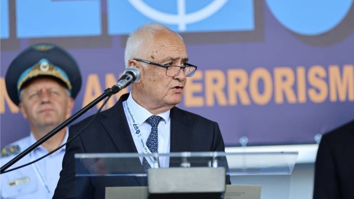 Υπουργείο Άμυνας: Δεν θα στείλουμε στρατιωτικούς στην Ουκρανία