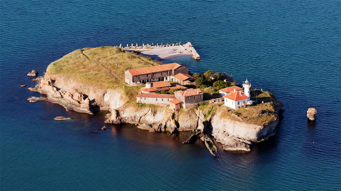 L'île Sainte Anastasia propose désormais aux touristes la visite d'une chapelle sous-marine