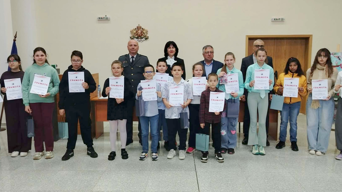 Наградиха призьорите в конкурса "С очите си видях бедата" във Видин