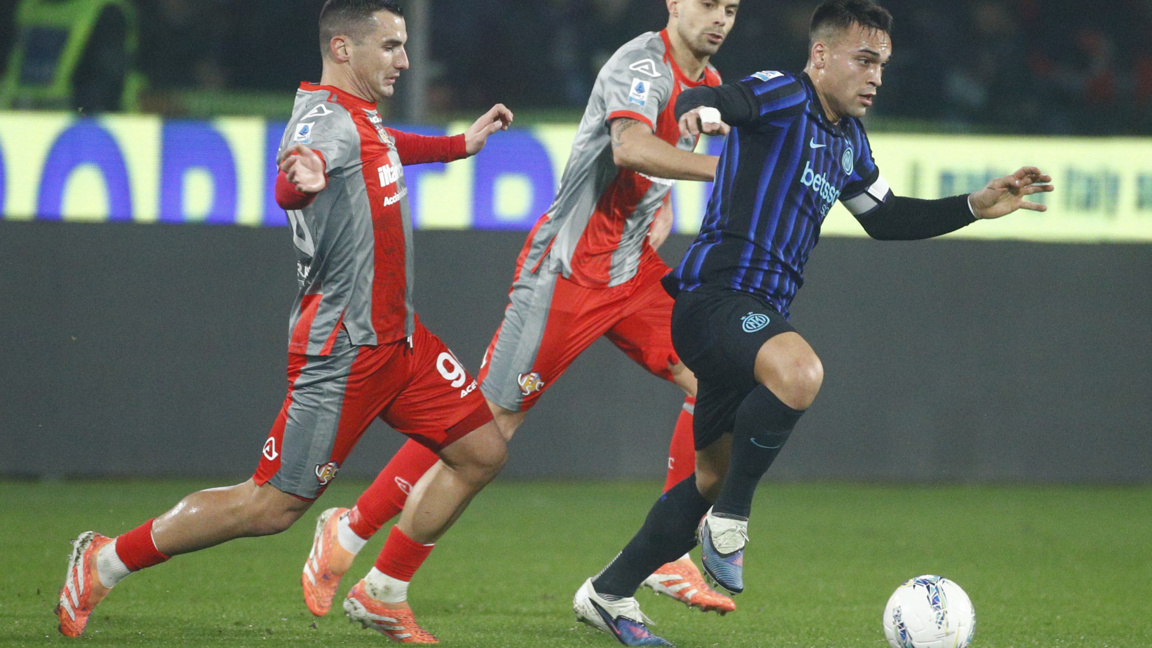 Интер се откъсна пред Милан