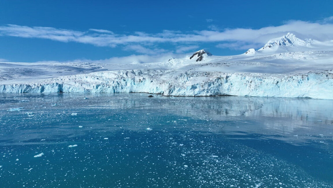 Cercetătorii bulgari creează dispozitive pentru studierea mișcării ghețarilor din Antarctica