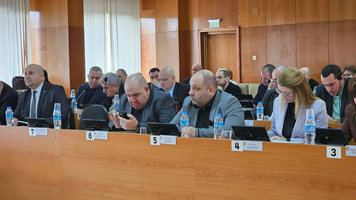 Ще бетонират ли градинката до поликлиниката?
