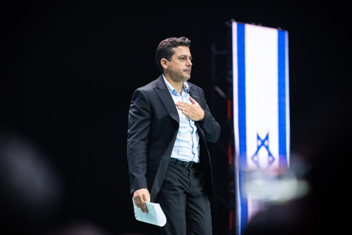 Амихай Хикли