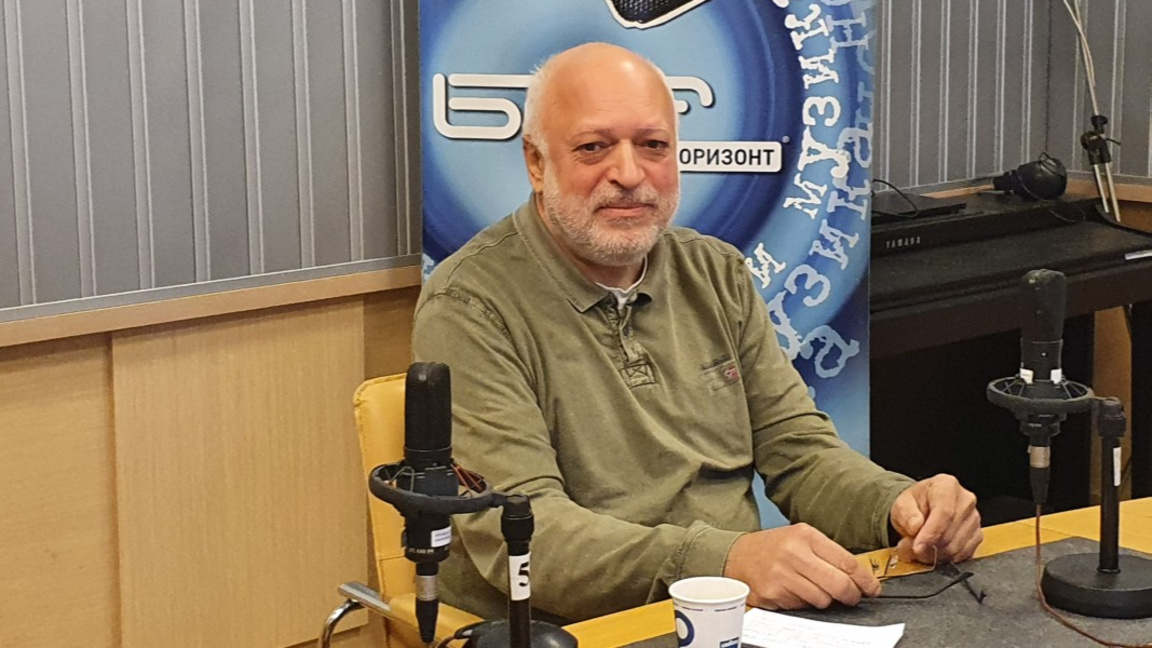 Проф. Велислав Минеков