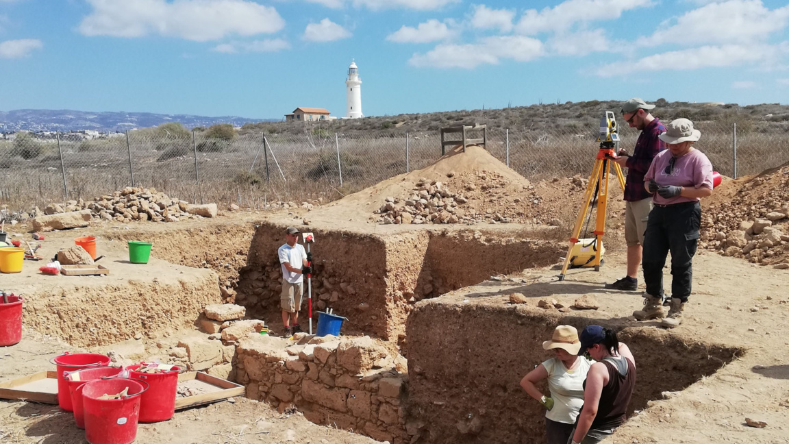 Разкопки в Акамас