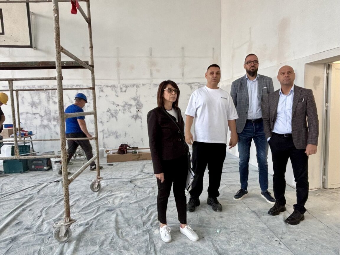 Кметът на Пловдив инспектира ремонта на ОУ „Димитър Талев“