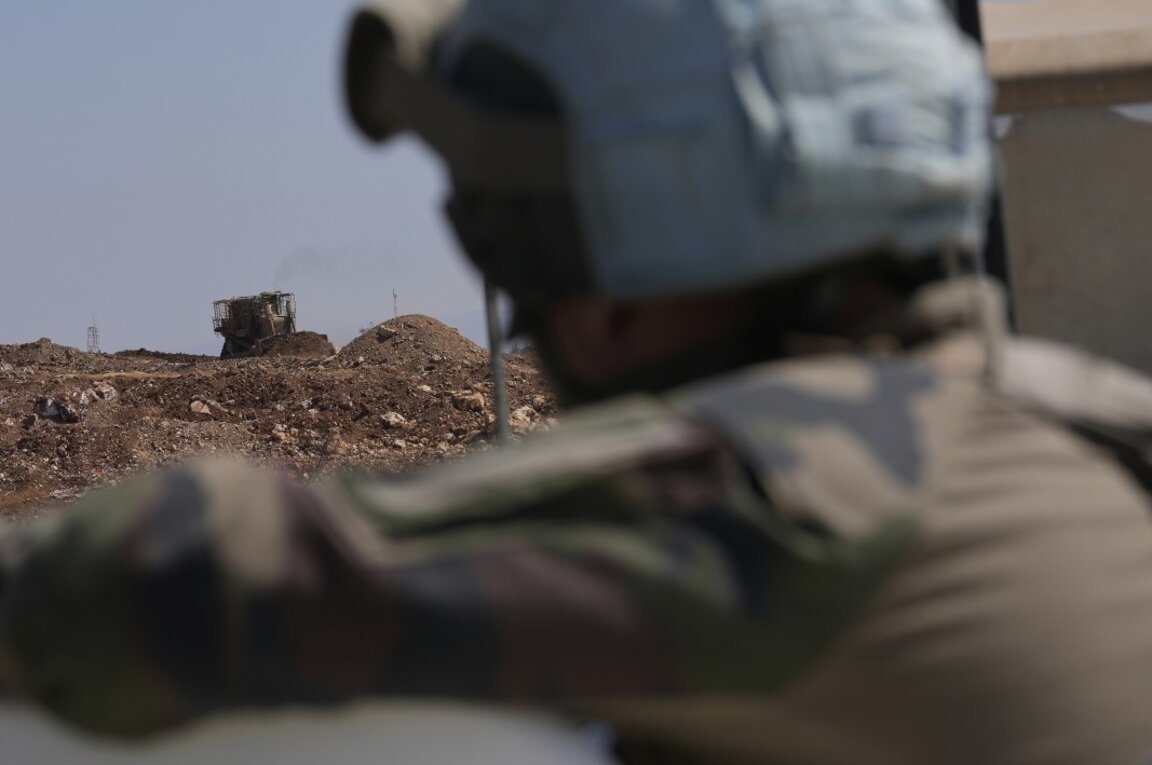 Израелската армия обяви, че ще атакува инфраструктура на "Хизбула" в Южен Ливан