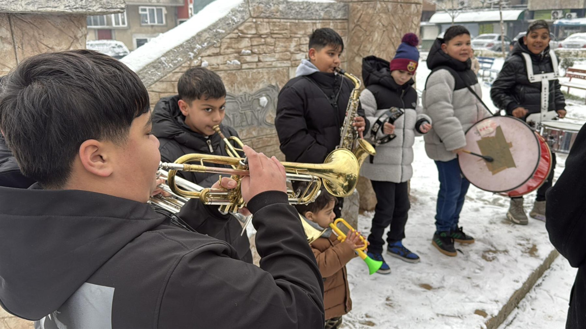 Ромите празнуват Деня на Банго Васил или Ромската Нова година