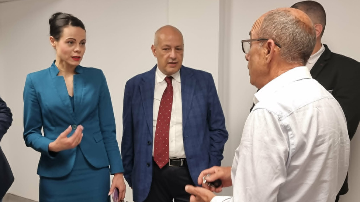 Министър Ивкова огледа изграждането на нова сграда на болницата в Ямбол