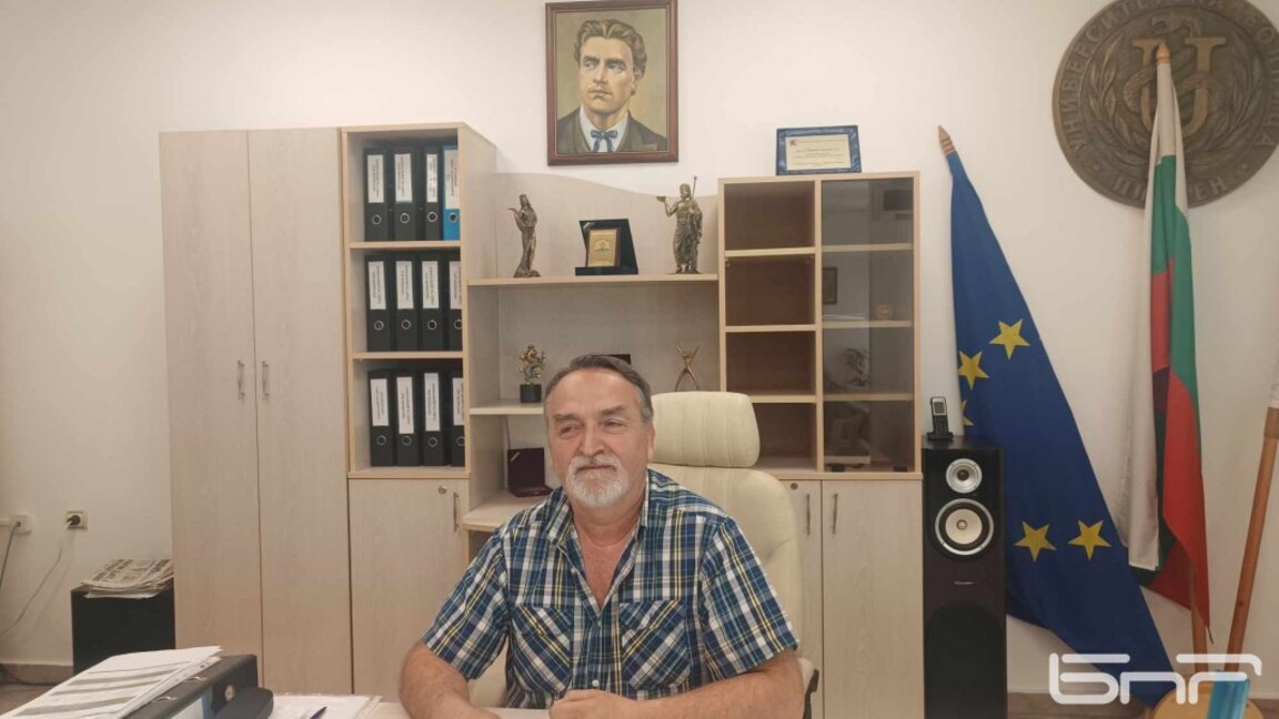 Доц. д-р Александър Вълков