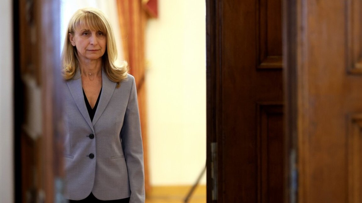 Горица Грънчарова - Кожарева предложи състав на служебен кабинет, в който Калин Стоянов остава вътрешен министър