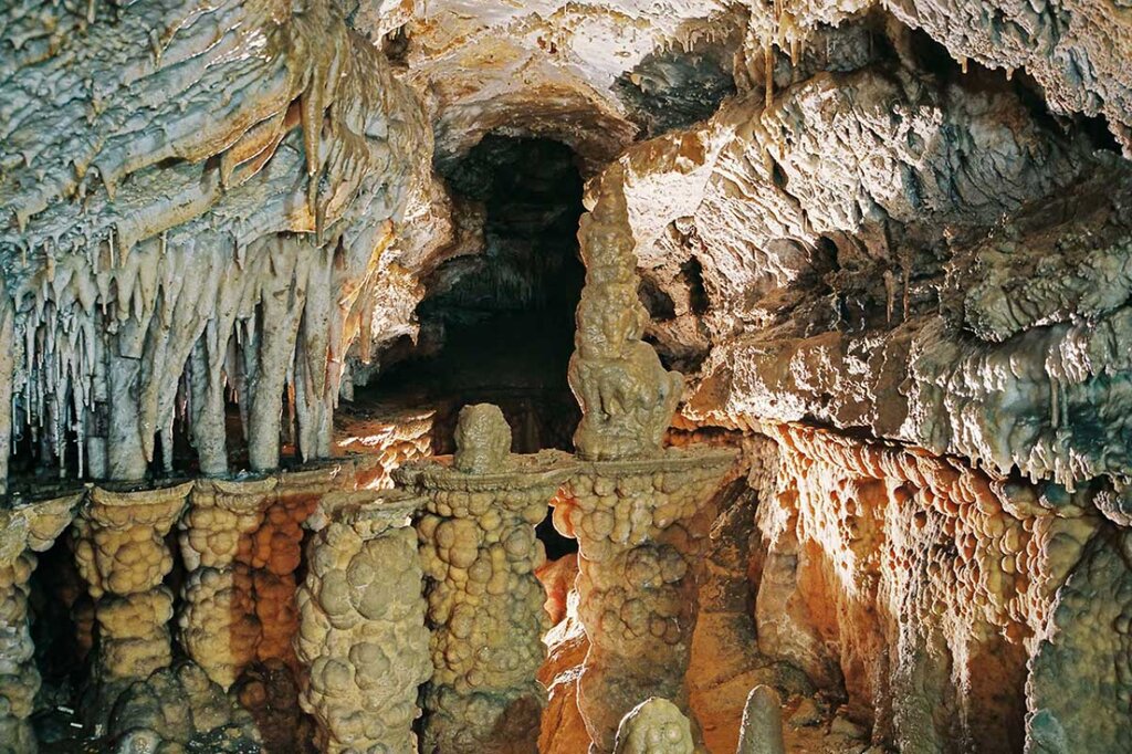 Duhlata Cave