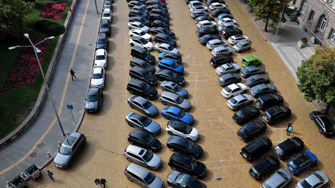 Столичната община с уточнение за зоните за платено паркиране