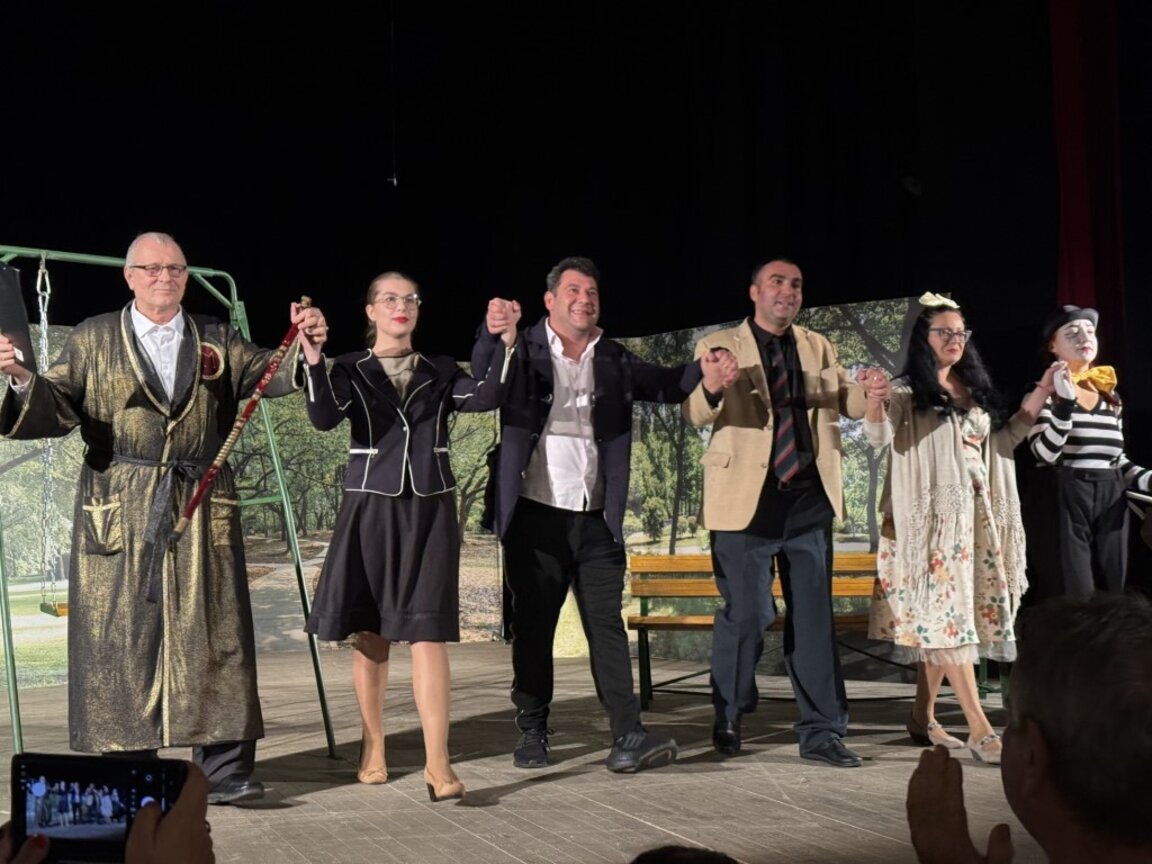 Видинският театър представи премиерата на "Две кратки пиеси за любовта"