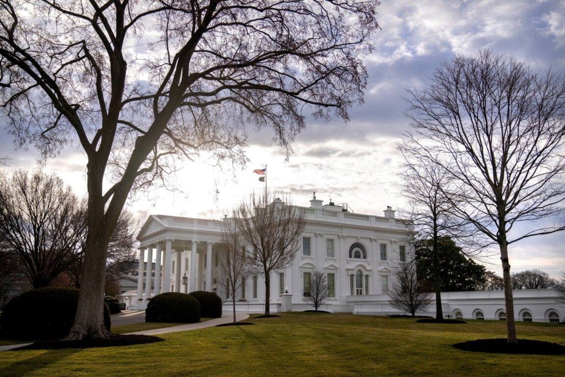 Гаф в Белия дом: Военни планове погрешка споделени в чат с журналист