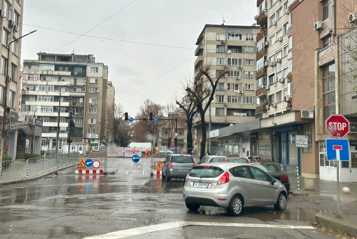 Ограничения в движението на ново кръгово кръстовище в Ямбол