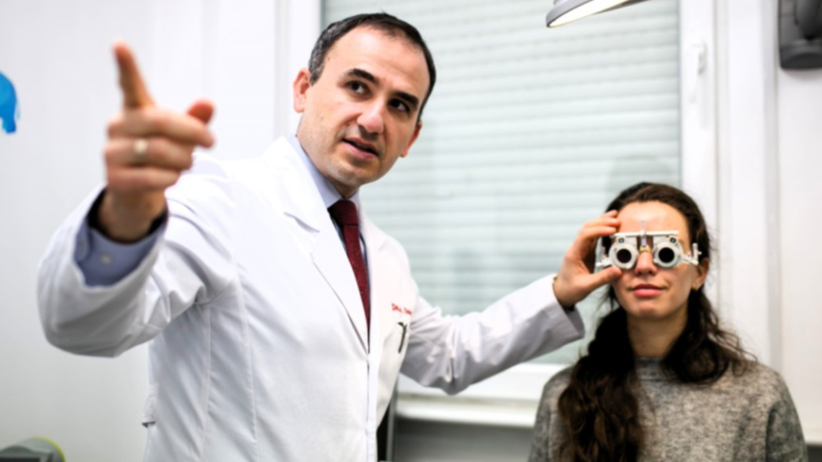 Проф. Александър Оскар