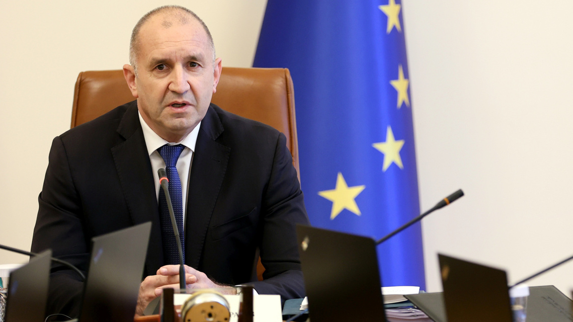 Prime Minister: Layoffs in the administration - only after analysis