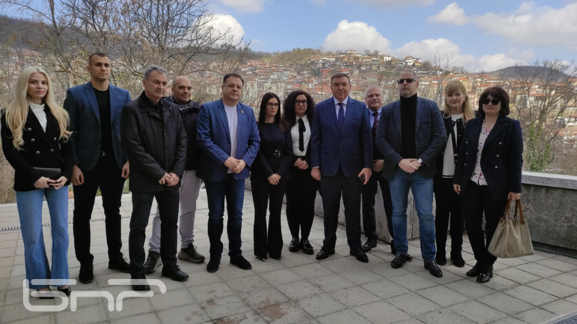 ГЕРБ - СДС регистрира "докторска листа"