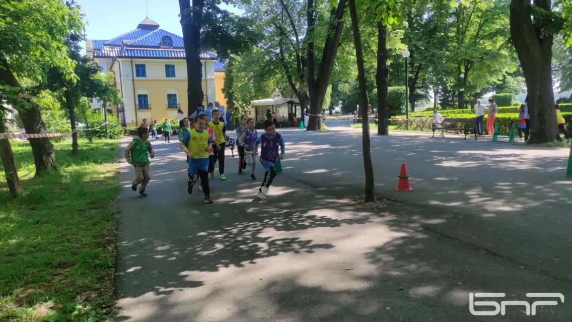 Детска атлетика в Крайдунавския парк във Видин (СНИМКИ)