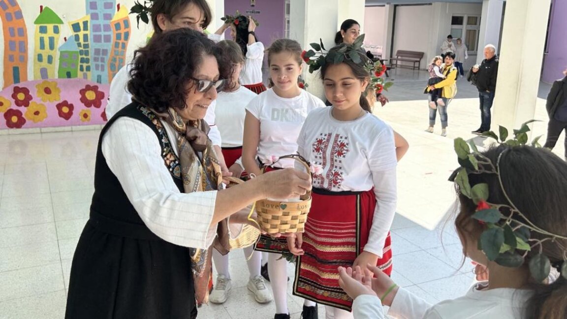 Празник в училище "Родна стряха" в Кипър