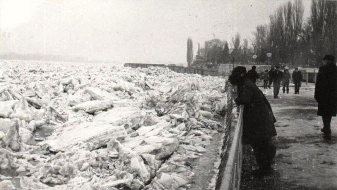 The frozen Danube (1985)