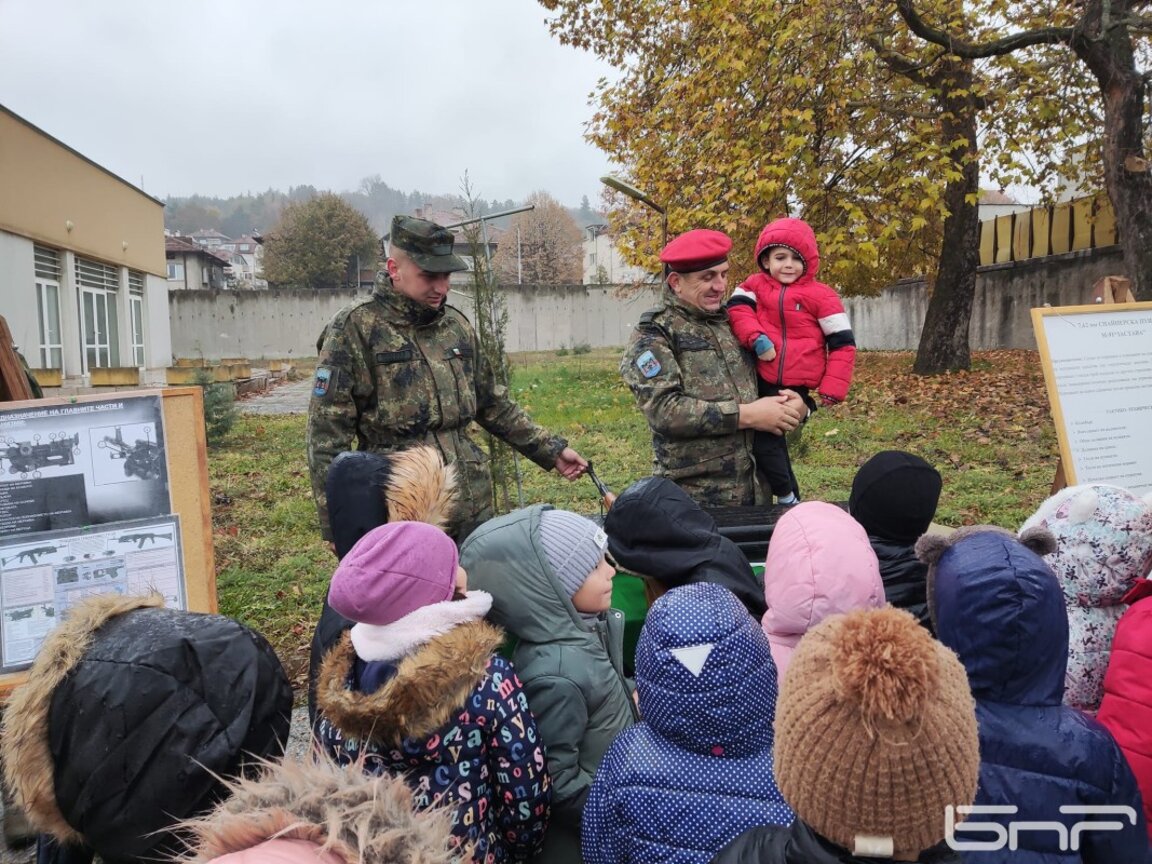 Ден на отворени врати във Военно формирование 26 400 - Благоевград