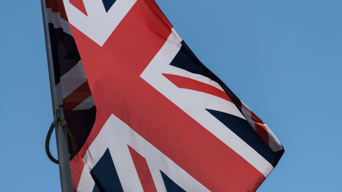 Редица държави предупредиха гражданите си да напуснат незабавно Иран