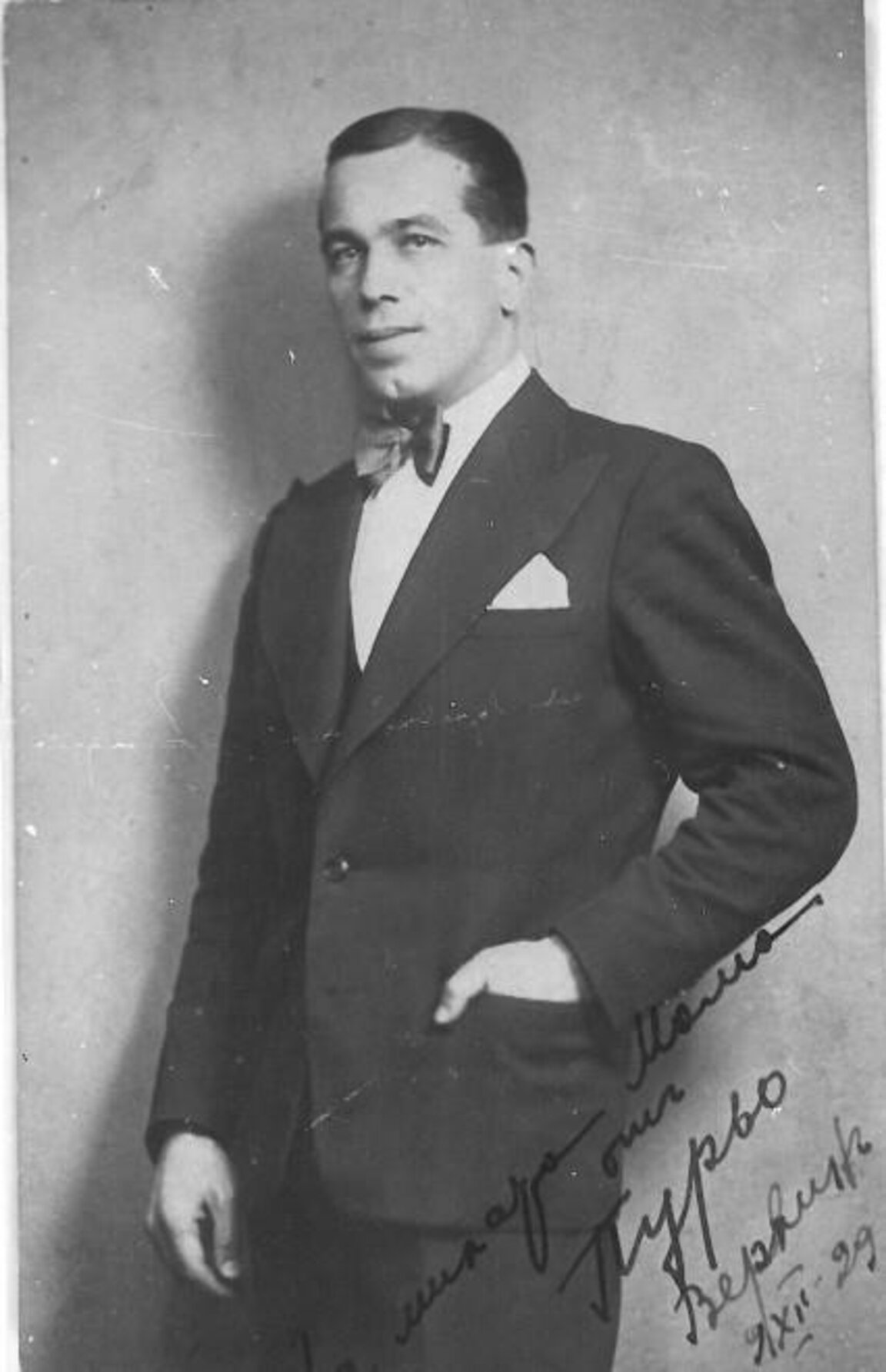 Аспарух Лешников