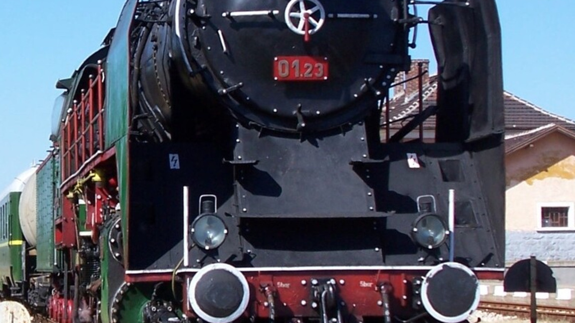 Коледният влак пътува от София до Банкя