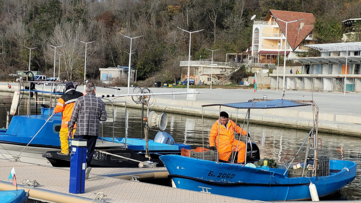 Обновеното рибарско пристанище в Бяла