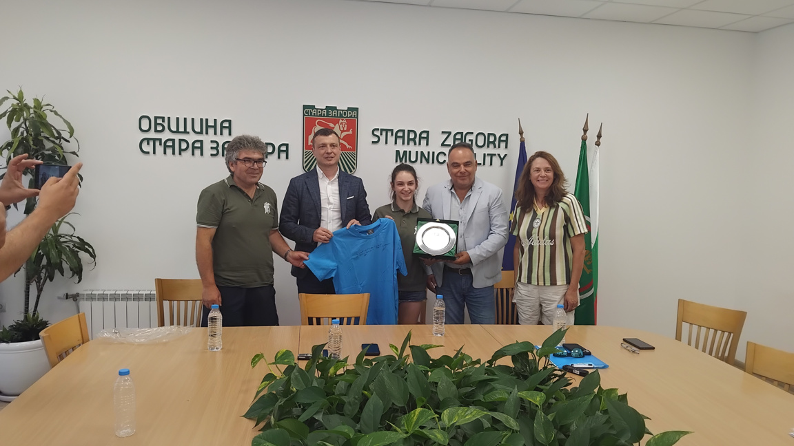 Мария Атанасова бе наградена с почетен п...