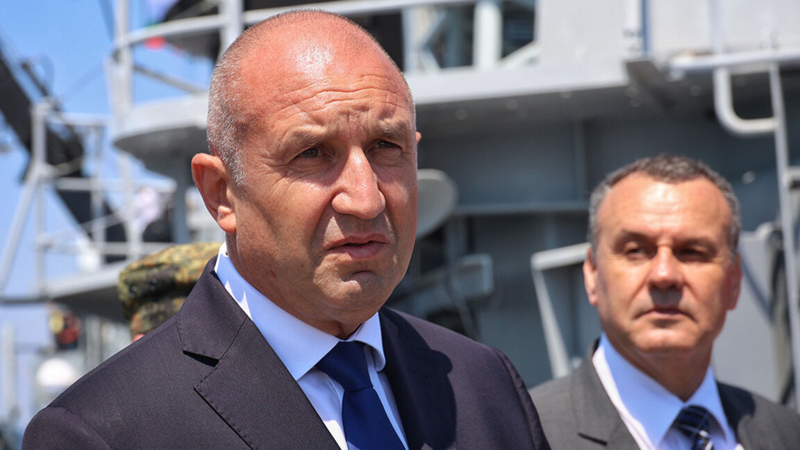 Rumen Radev, a bordo de la fragata "Drazki"