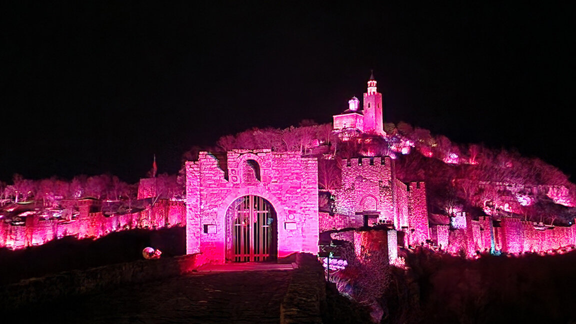 У једном дану две верзије спектакла „Звук и светлост“