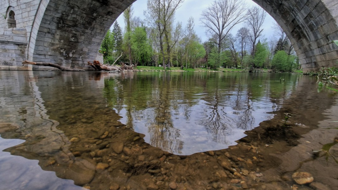 При Кадин мост над река Струма, в село Невестино, област Кюстендил
